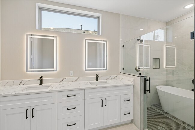 Building Photo - 20019 Venetto St