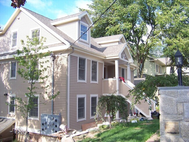 Primary Photo - 764 Quinnipiac Ave