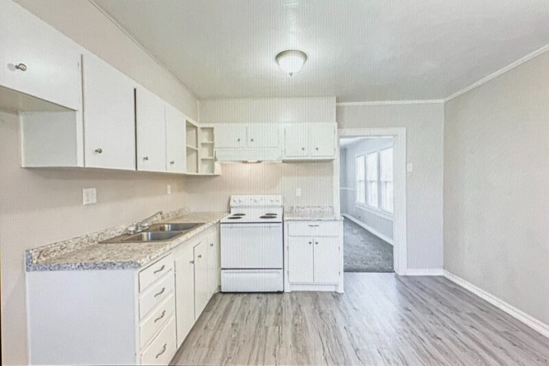 Building Photo - 208 W Lobit Ave