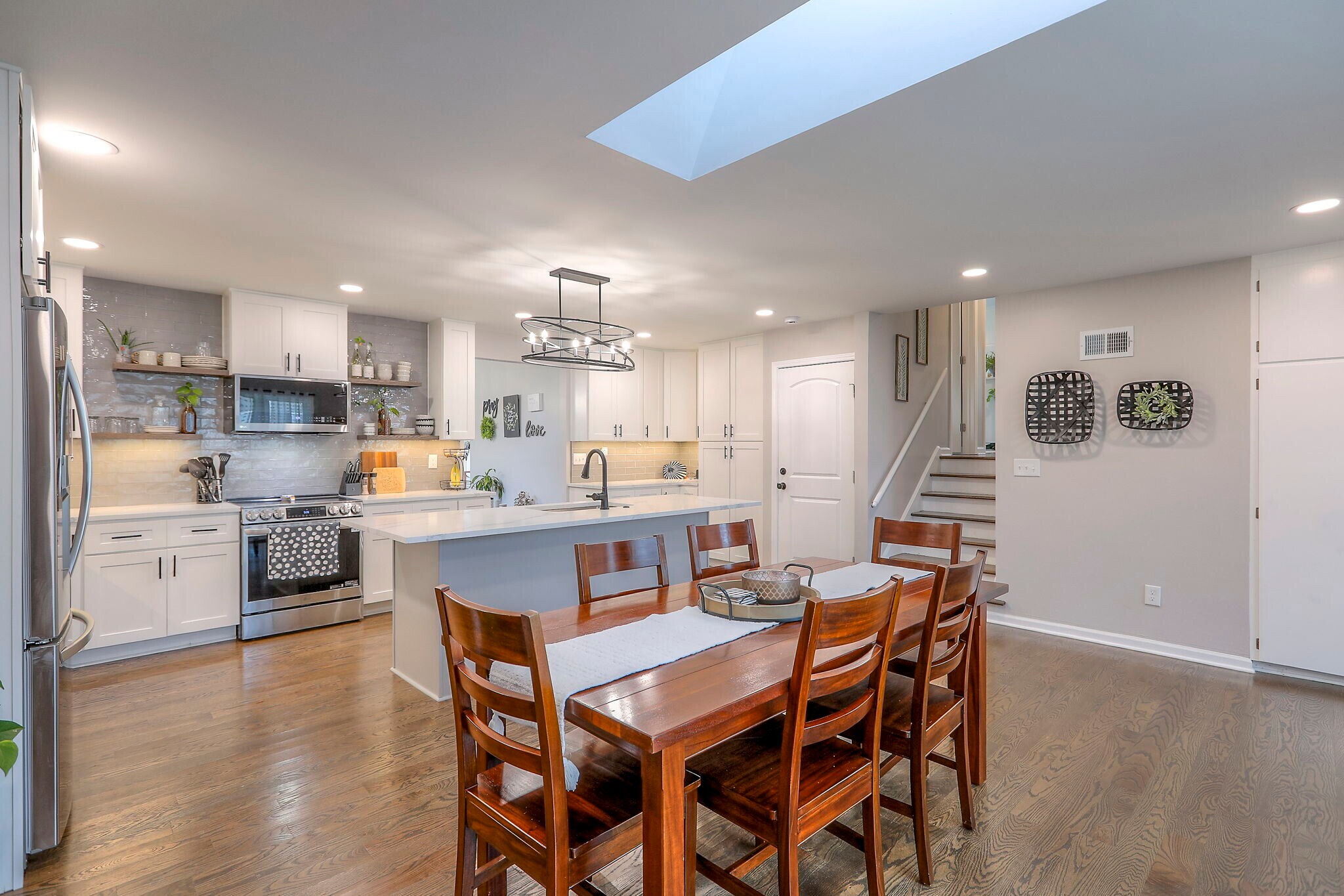 Building Photo - 7617 Windsor St