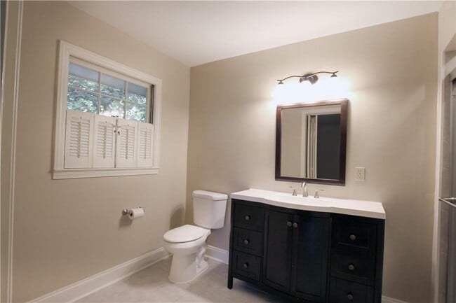 Building Photo - 4690 Huntley Dr NE