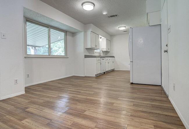 Building Photo - 6012 Wagon Bend