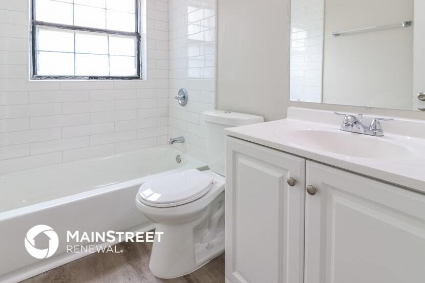 Building Photo - 3914 Deleuil Ave