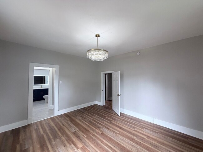 Building Photo - 1258 Agnes Pl