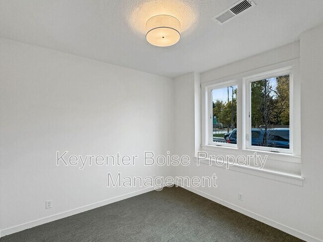 Building Photo - 3524 W Anderson St