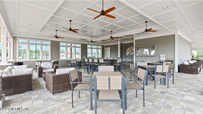 Building Photo - 3960 Cloverdale Ct