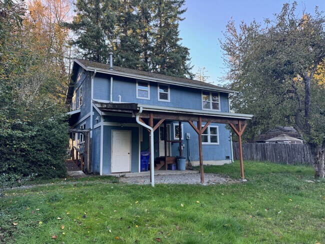 Building Photo - 18226 Vashon Hwy SW