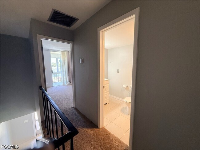 Building Photo - 1608 SE 28th Terrace