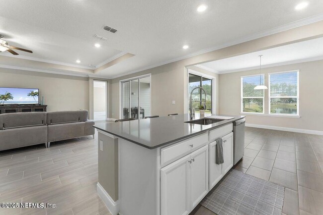 Building Photo - 360 Tintamarre Dr