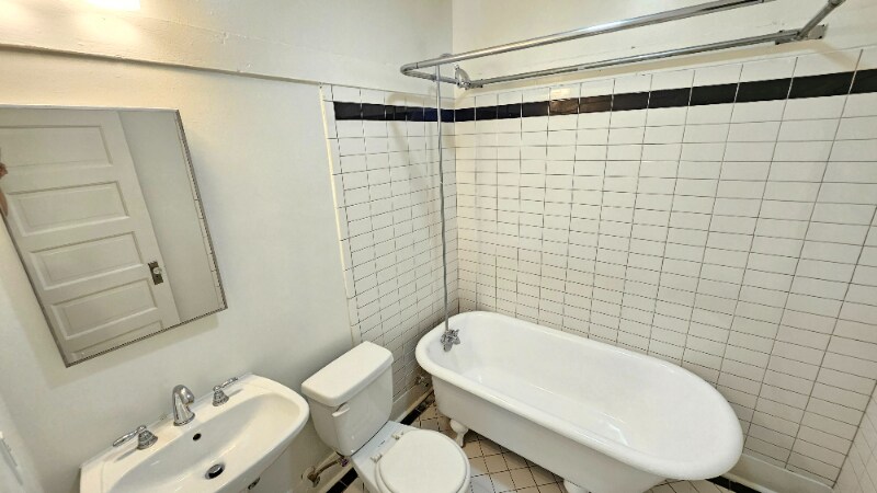 Building Photo - 1414 Logan St