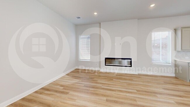 Building Photo - 7111 Daytona Mews