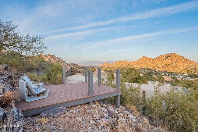 Building Photo - 7044 N Hillside Dr