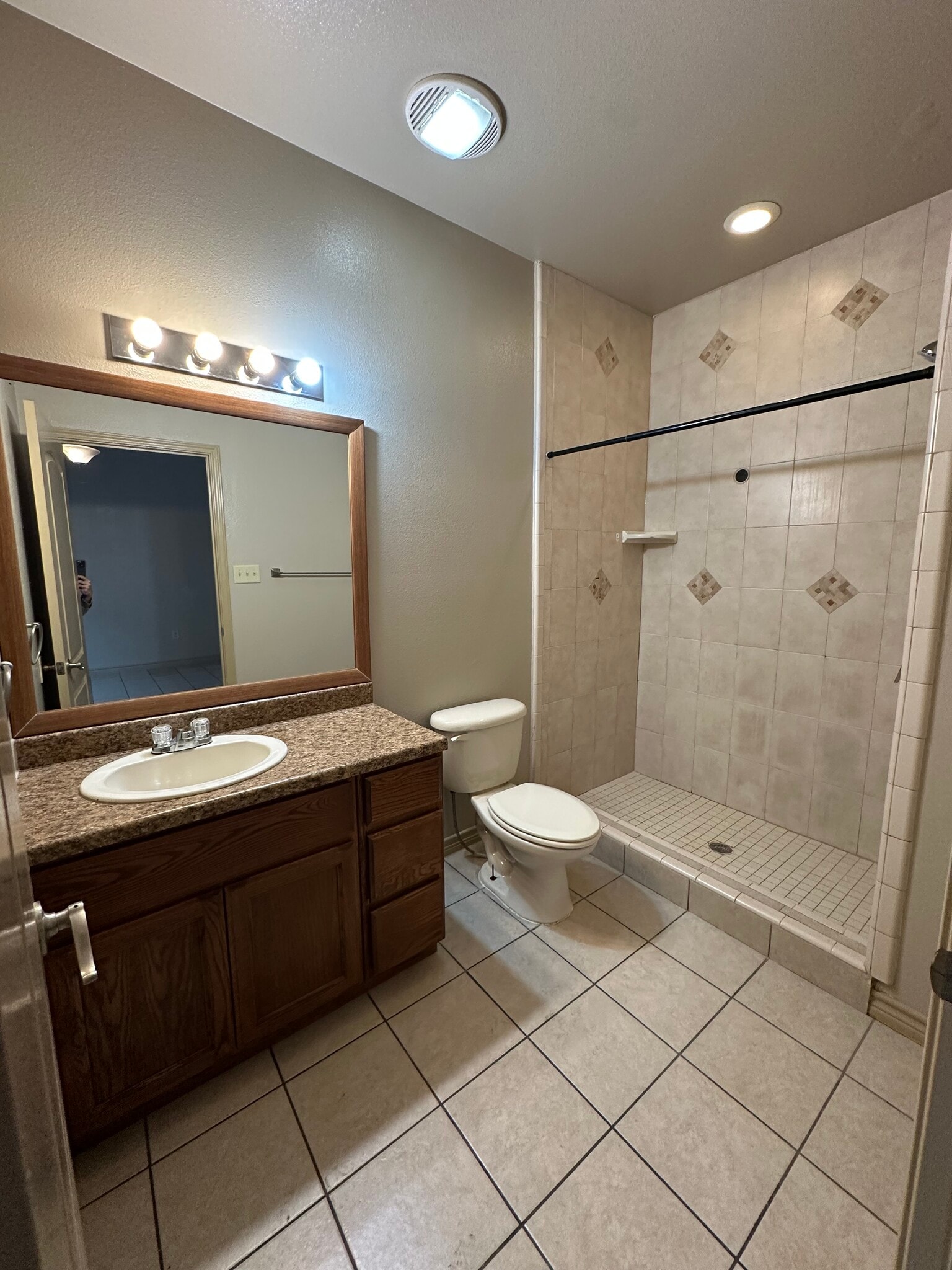 Building Photo - 2201 E Travis St