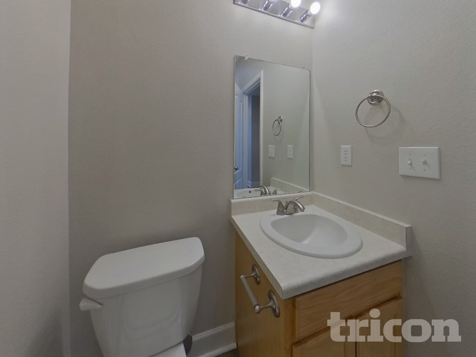 Building Photo - 6611 Big Leaf Ln