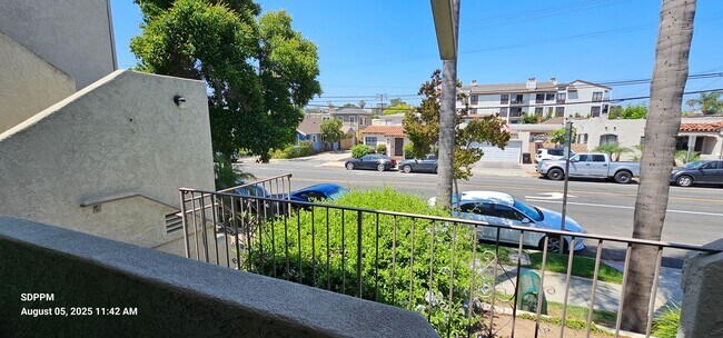 Building Photo - HILLCREST - SAN DIEGO - Nice 2 Bedroom / 2...