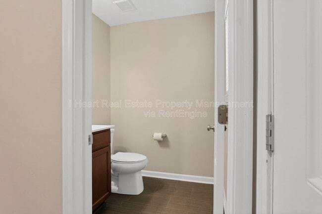 Building Photo - 7449 Sugarbark Dr