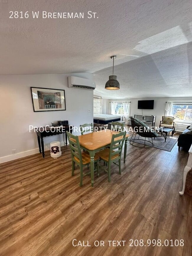 Building Photo - Charming Upper Unit Studio – Fully Furnish...