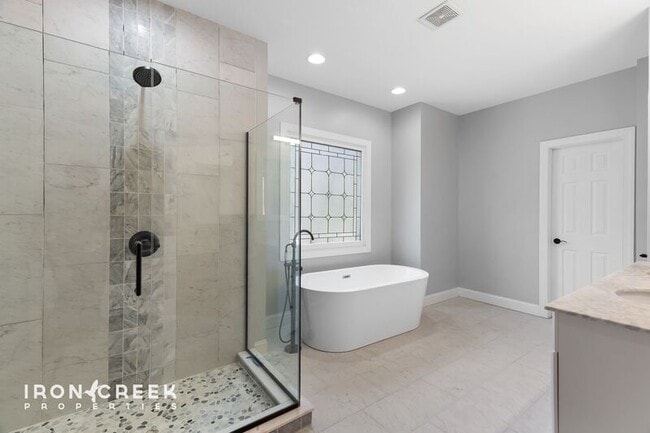 Building Photo - 1904 Bearberry Ln