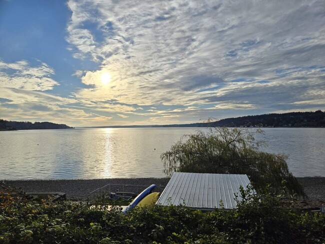 Primary Photo - Henderson Bay Beachfront Home with Breatht...