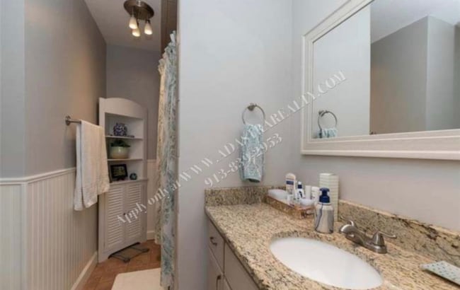 Building Photo - Updated 3 Bed 2 Bath Home in Gardner - Available in JULY!!