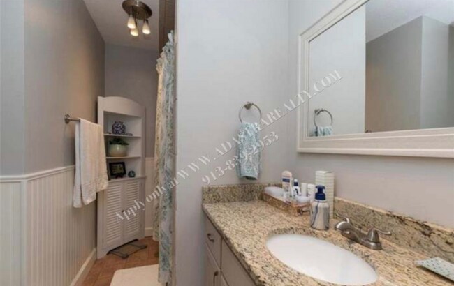 Building Photo - Updated 3 Bed 2 Bath Home in Gardner-Available NOW!!