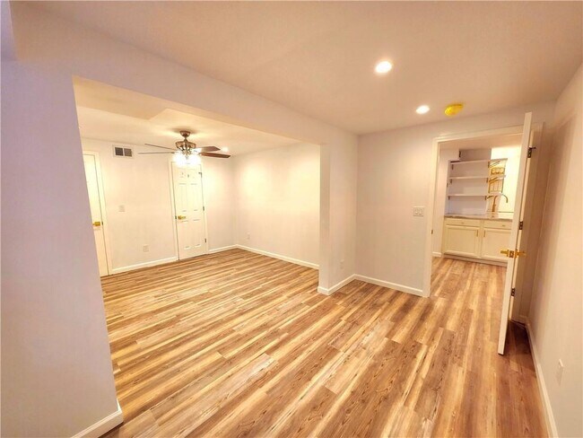 Building Photo - 4044 Northside Dr NW
