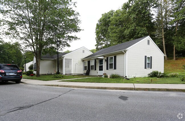 Building Photo - Wintergreen Apartments