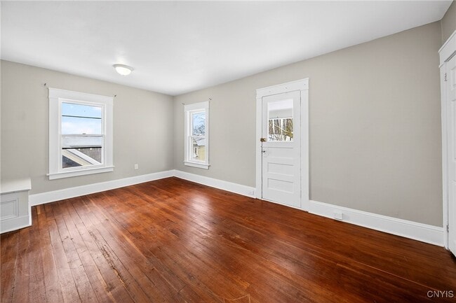 Building Photo - 162 Reed Ave