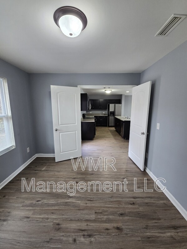 Building Photo - 912 Sherman St