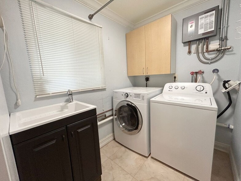 Building Photo - 4945 NW 55th Ct