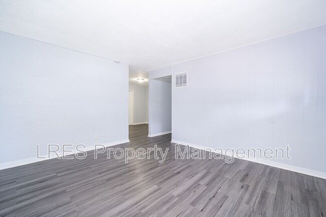 Building Photo - 5601 Andora St