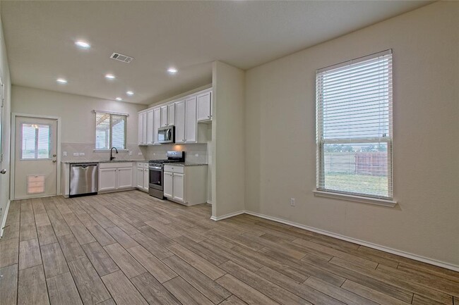 Building Photo - 468 Perryville Lp