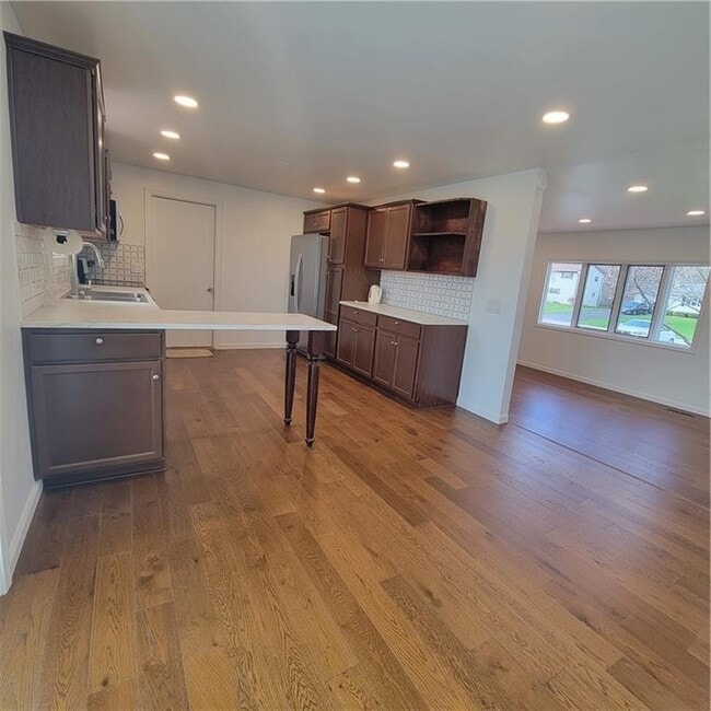 Building Photo - 47 Crimson Bramble Rd