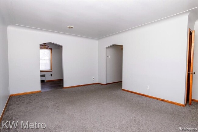 Building Photo - 32348 Linderman Ave