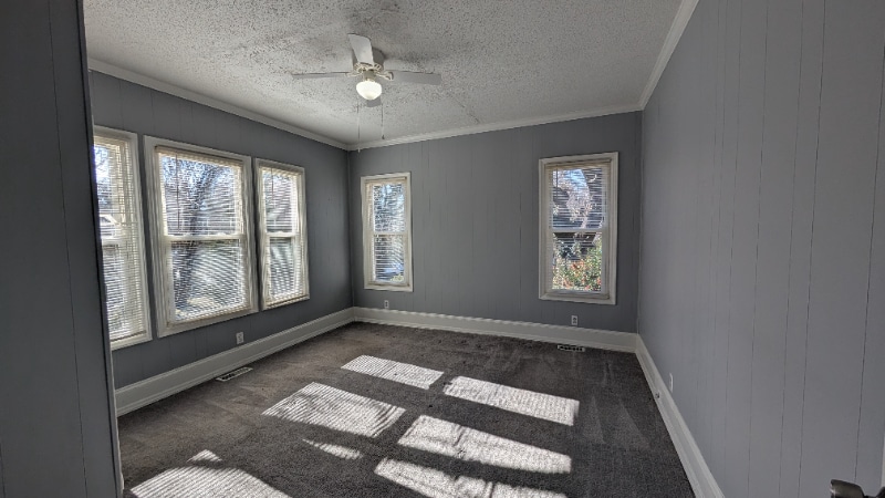 Building Photo - 502 E State Ave