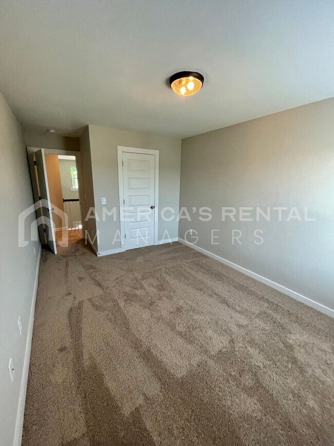 Building Photo - 298 Shiloh Creek Dr