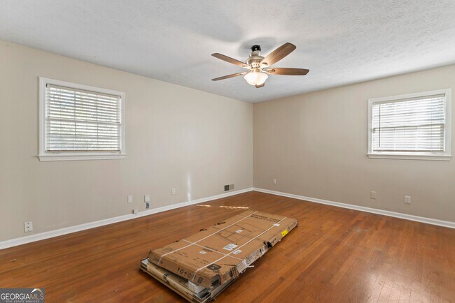 Building Photo - 5170 Lost Dutchman Dr