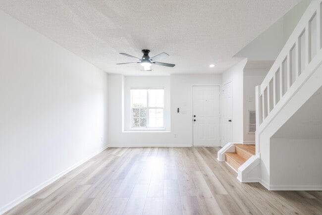 Building Photo - 1766 Forest Side Ln