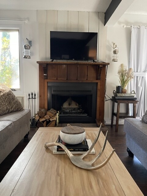 sit by a cozy fire on those chilly Wisconsin nights - 7 Oak Trl