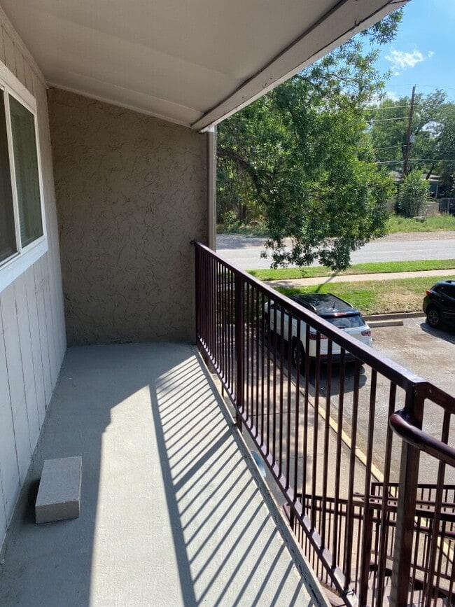 Building Photo - Charming 1BR/1BA in great location! Don't wait!