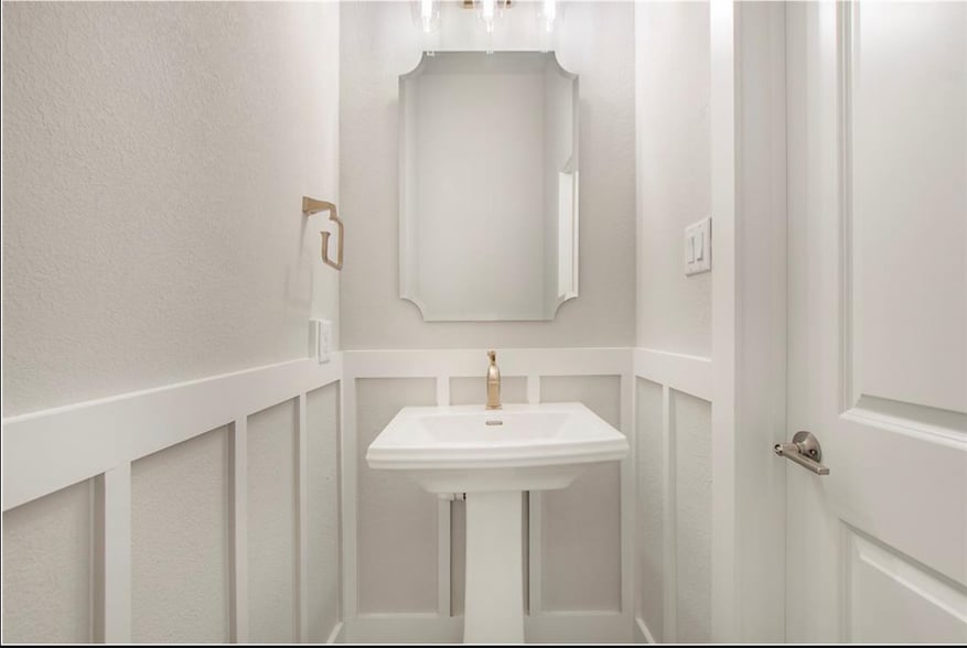 Building Photo - 1005 Cavour Pl