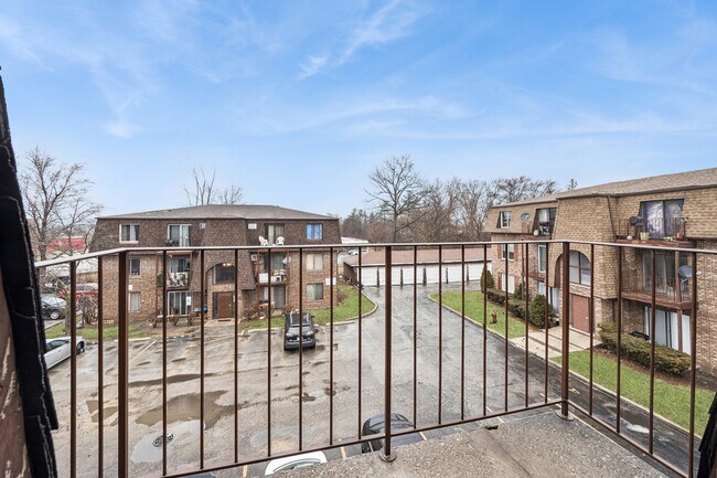 Building Photo - 1543 Ardmore Ave