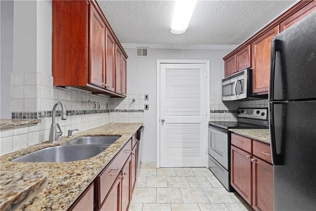 Building Photo - 640 Granville Ct