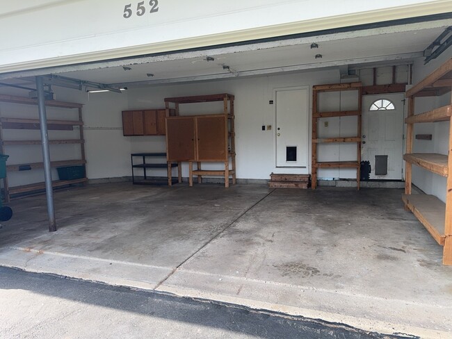 Building Photo - 552 Fairfax Ln