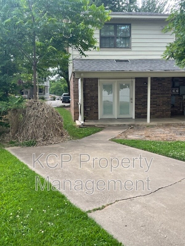 Building Photo - 803 S 24th St