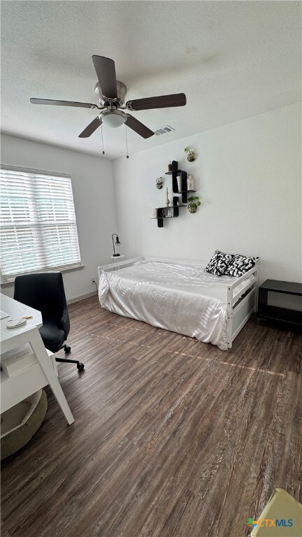 Building Photo - 1706 Creek Bend Cir