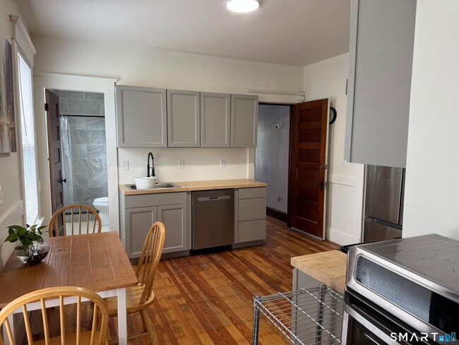 Building Photo - 38 Brownell St