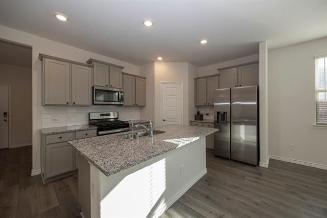 Building Photo - 1001 Marigold St