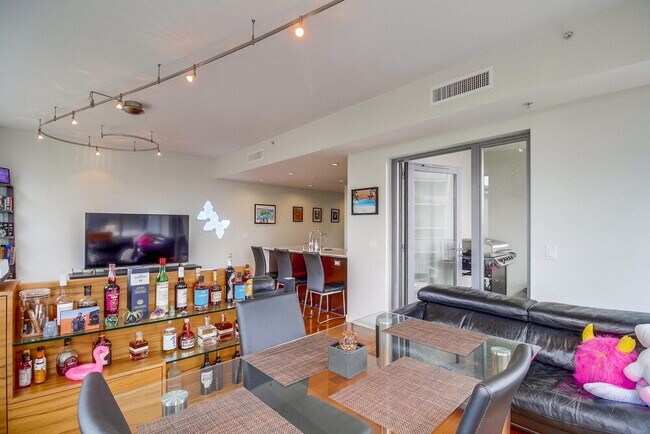 Building Photo - Skyline Views & Sophisticated Corner Living at Aria in Cortez Hill