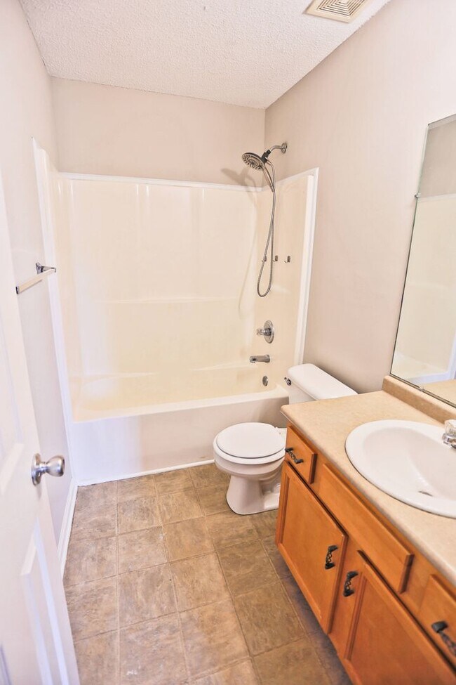 Building Photo - 1276 Archwood Dr
